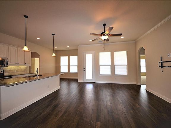 4th image of 5003 Lakepark Dr
