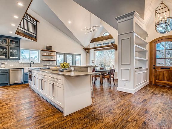 3rd image of 629 Opal Ln