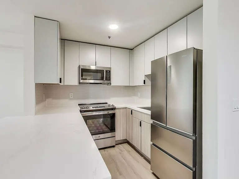 95 41st St #201 — Photo 1