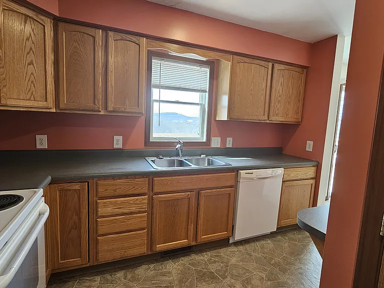 1383 Bergamont St — Photo 11