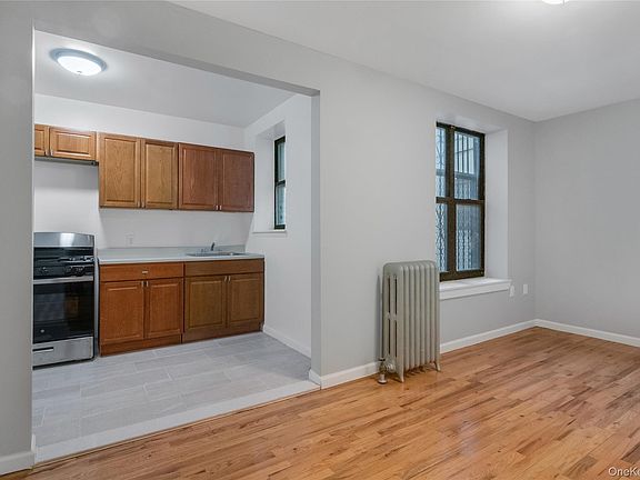 3rd image of 2410 Davidson Avenue #B5