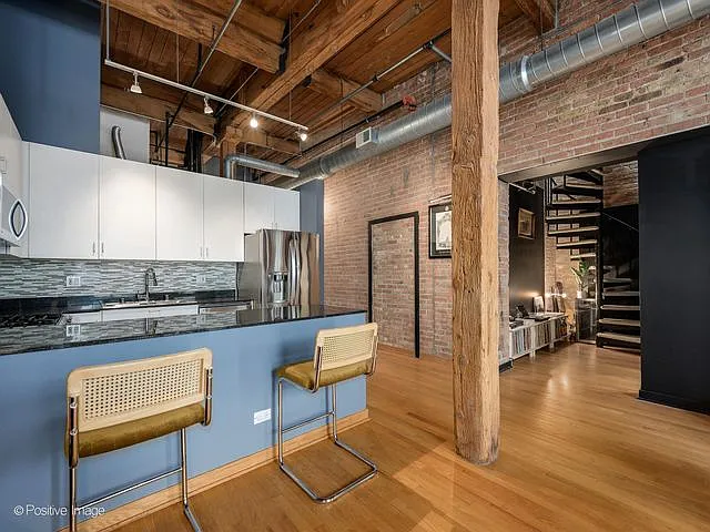 300 W Grand Ave #601 — Photo 13