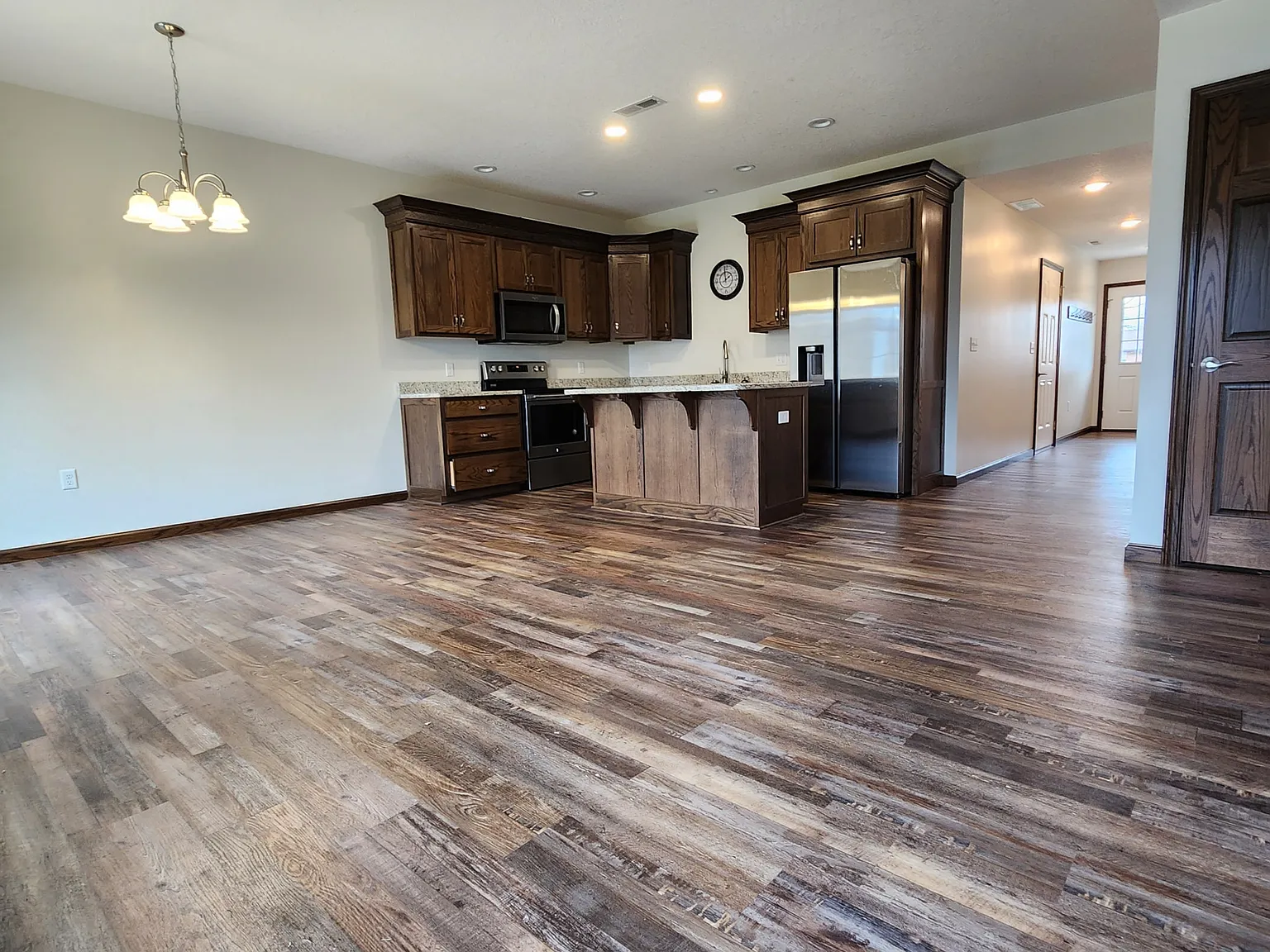 3 bed, 2.5 bath, 1570 sqft, $1,950 — Photo 4