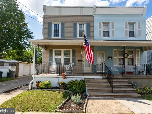 1100 Leiper St, Crum Lynne, PA 19022
