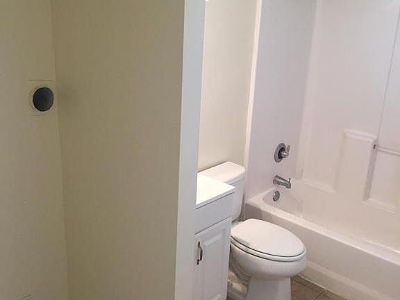 5th image of 9154 W Taylor St