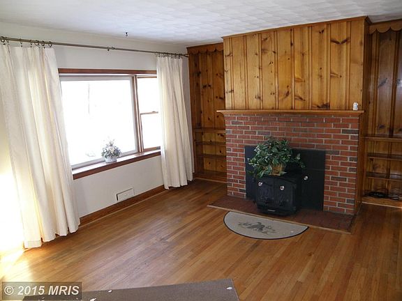 Living Room with Fireplace and Built-ins