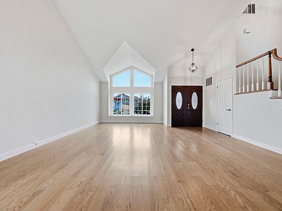 4th image of 1132 Vailwood Way