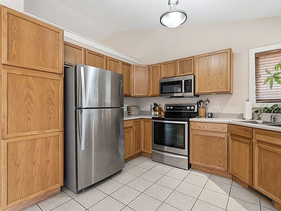 5th image of 733 71st St NE