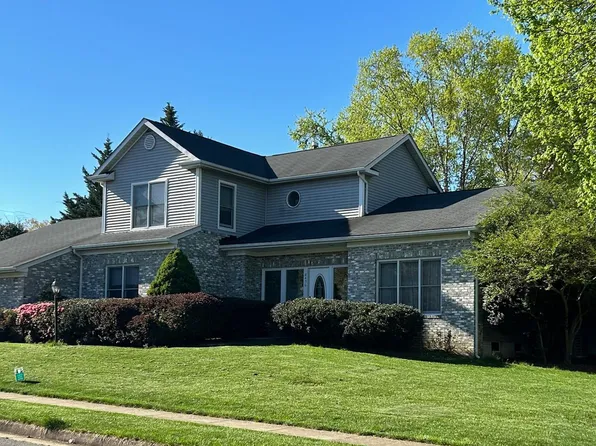 8436 Black Stallion Pl, Vienna, VA 22182