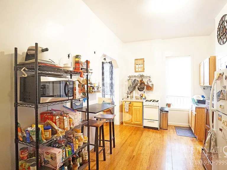 207 21st St #1R — Photo 1