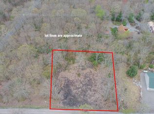 2 Cedar Ln, Oakland, MD 21550