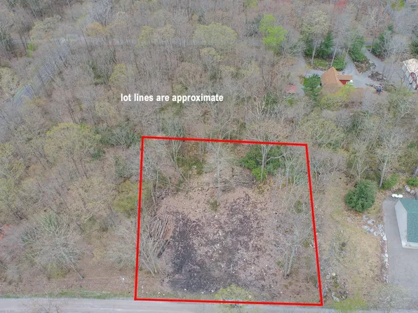 2 Cedar Ln, Oakland, MD 21550