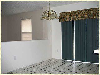 5th image of 35 Knob Hill Dr