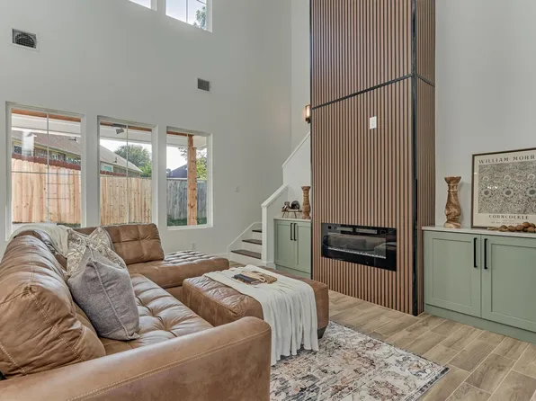 3709 Oak Ct, Montgomery, TX 77356