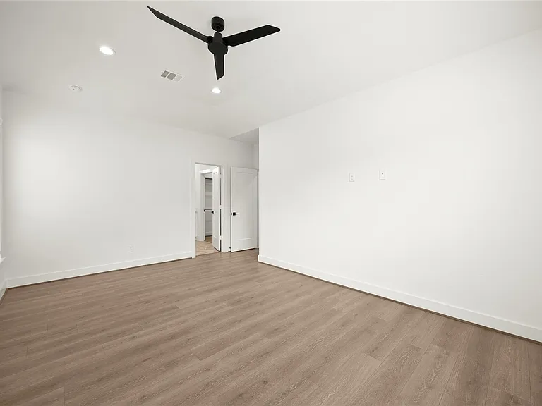2711 Sunrise Breeze Dr — Photo 14