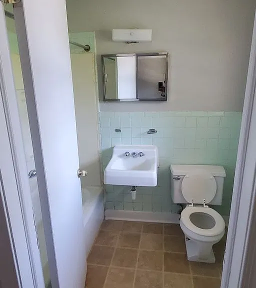 4160 James St #12 — Photo 4