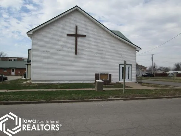 339 N Grand St, Chariton, IA 50049