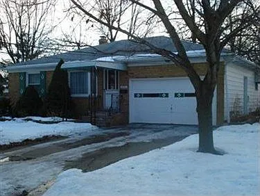 30124 Thomas St photo 1