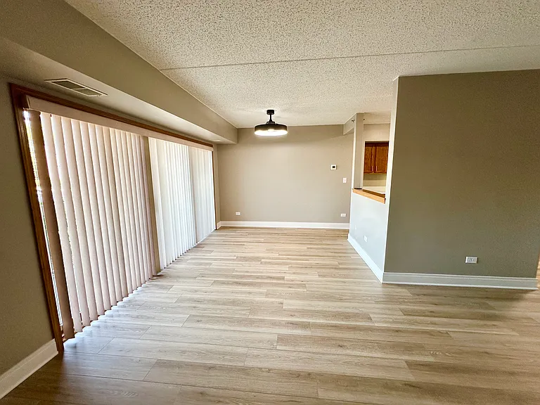 1028 Ashley Ct N #1B — Photo 10