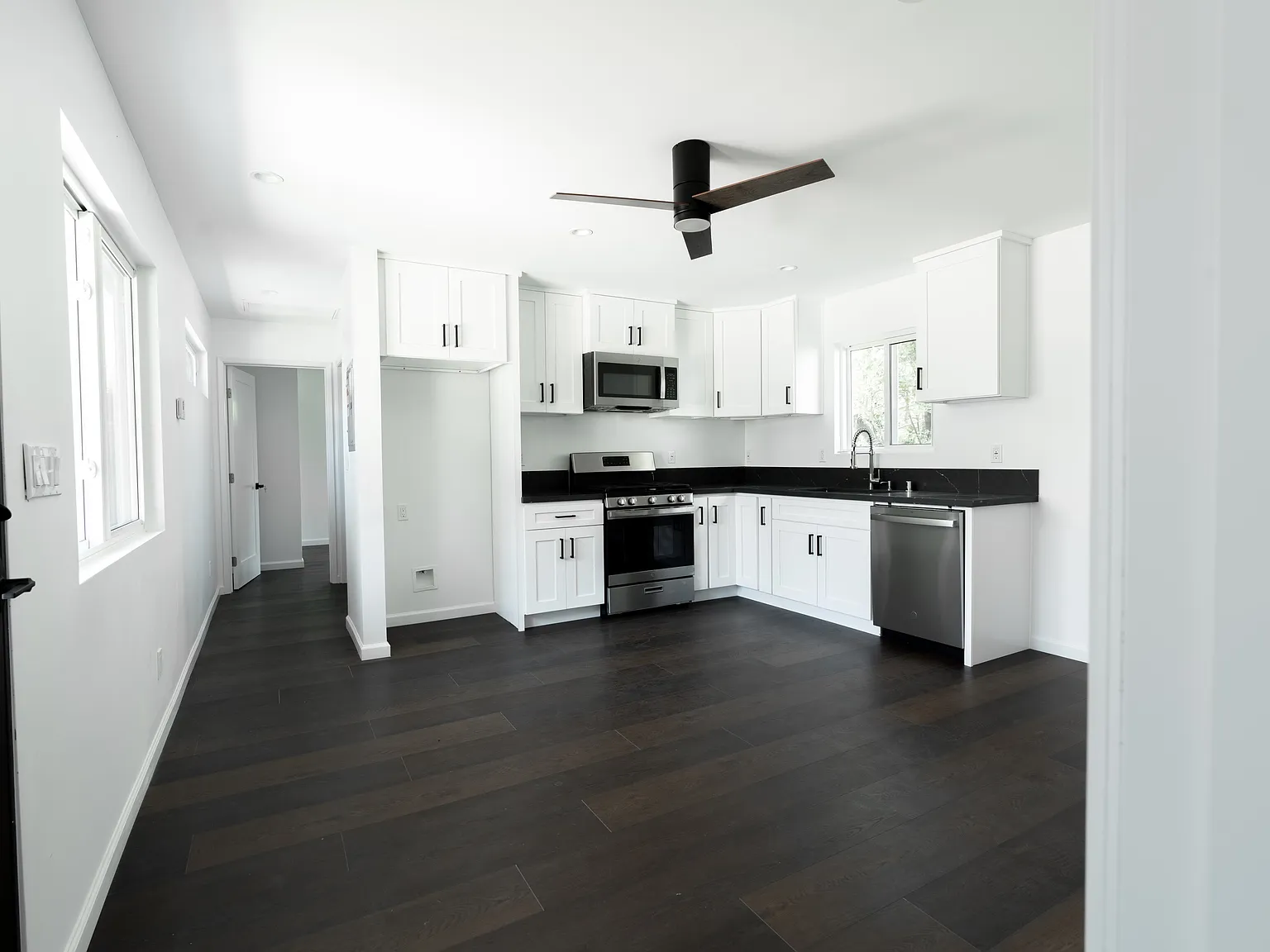 17352 Kingsbury St — Photo 1