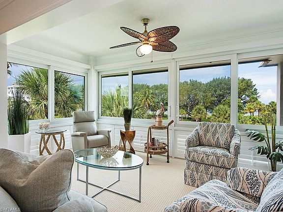 3rd image of 2100 Gulf Shore Blvd N APT 300