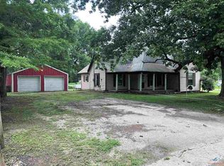111 N 7th St, Deepwater, MO 64740