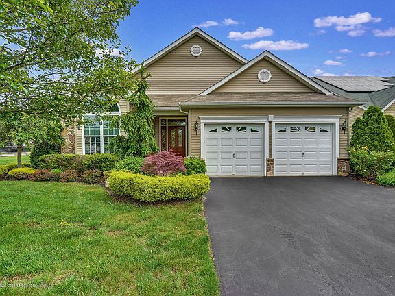 3rd image of 254 Enclave Blvd