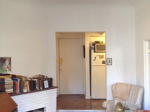 4th image of 1353 N State Pkwy APT 3B