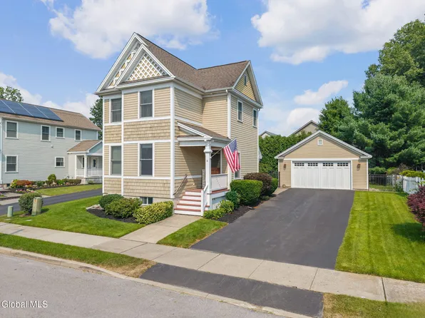 6 Richard Avenue, Saratoga Springs, NY 12866