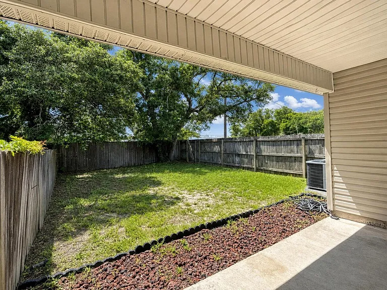 697 Ferguson Dr — Photo 14
