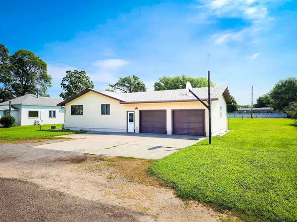303 N Oak St, Tilden, NE 68781