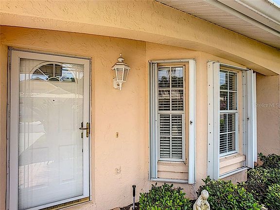 4th image of 1219 Berkshire Cir