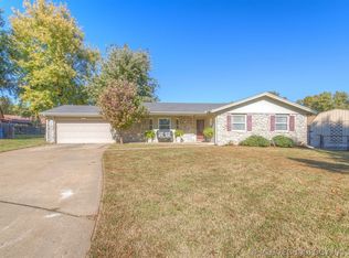 5020 S Ash Ct, Broken Arrow, OK 74011
