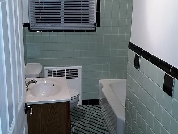 4th image of 1496 Beacon St #1