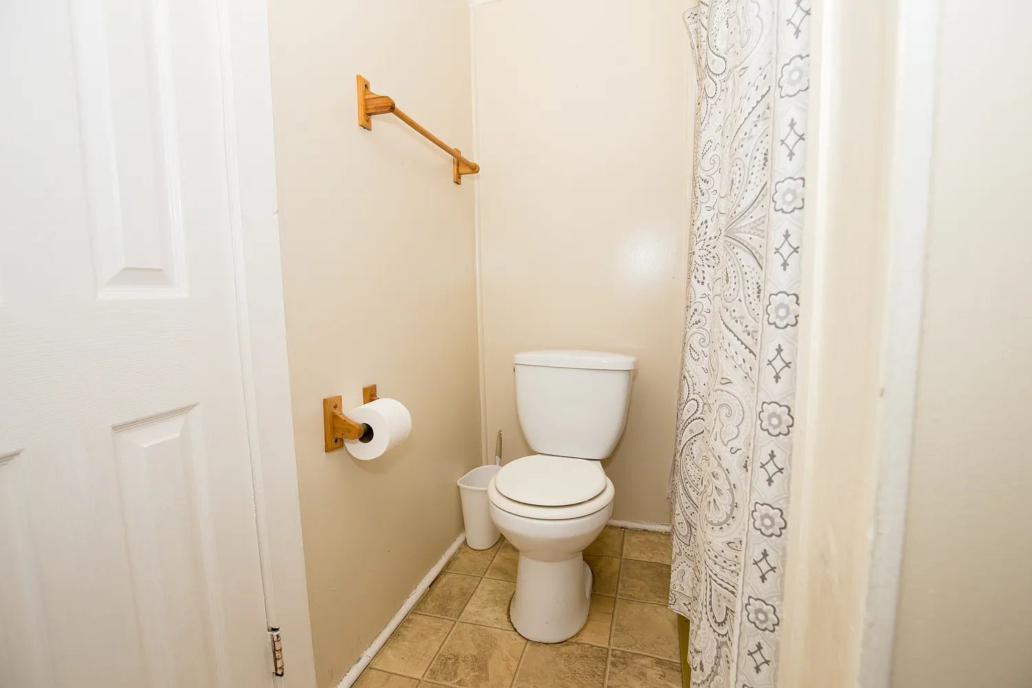 3 bed, 1106 sqft, $1,942 — Photo 2