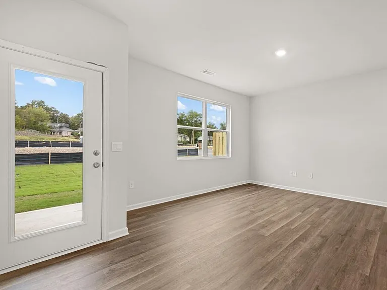 5976 Skylar Dr — Photo 20