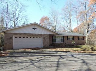 16310 Hemlock Dr, Spring Lake, MI 49456