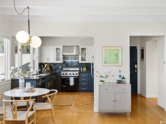 3rd image of 356 Collingwood St