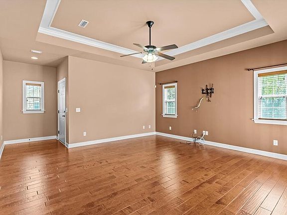 4th image of 310-4 Hidden Creek Cir