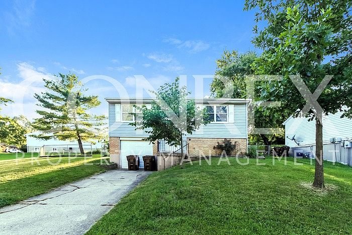 1st image of 215 Belair Cir
