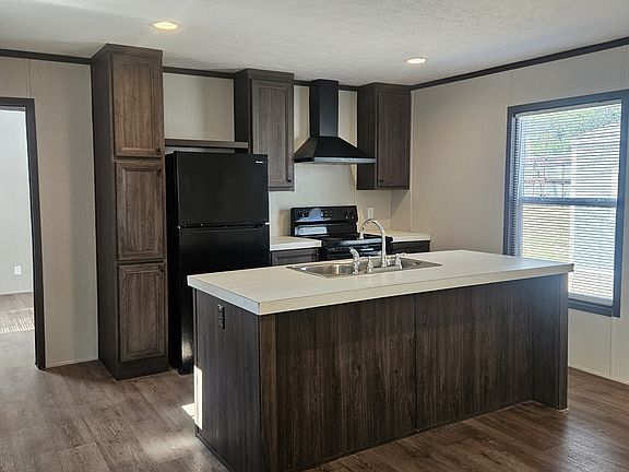 Spacious kitchen and island