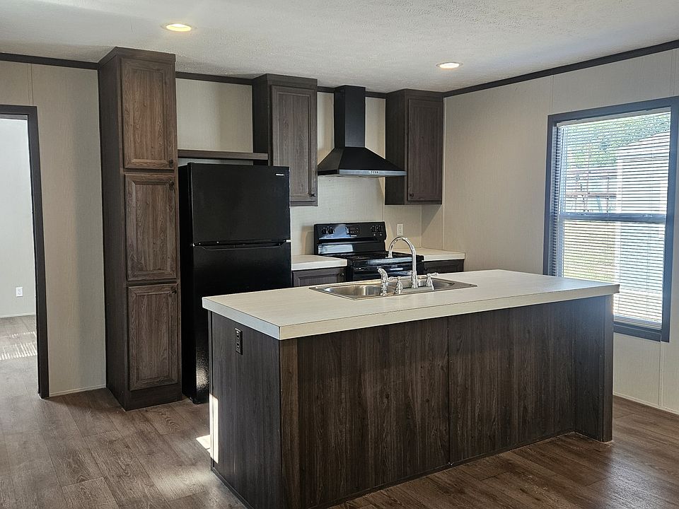 Spacious kitchen and island