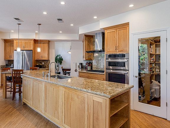 2nd image of 1739 Zinfandel Drive