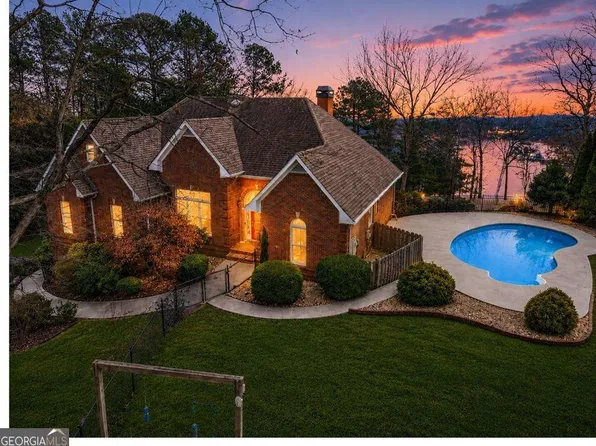 4605 Lakeview Ln, Gainesville, GA 30504