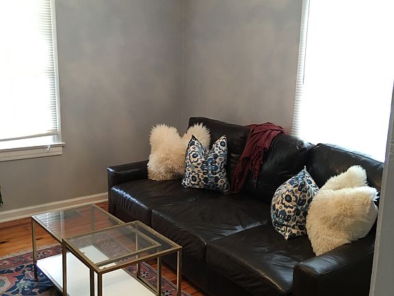 Living room; chandelier