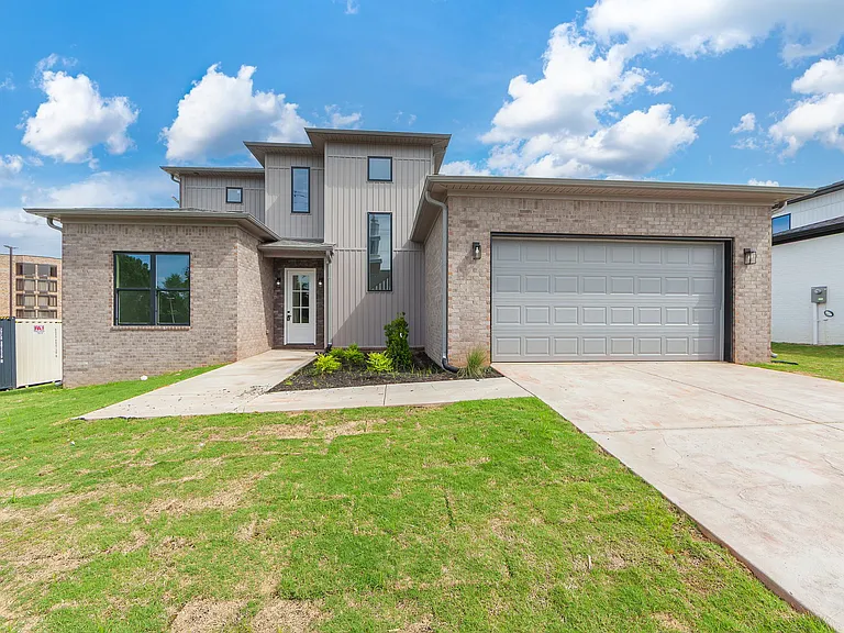 134 Max Lane Dr — Photo 2