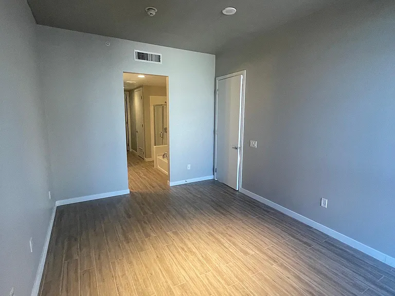 353 E Bonneville Ave #405 — Photo 8