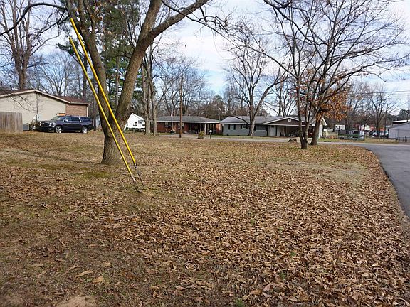4th image of 308 Clark Ave