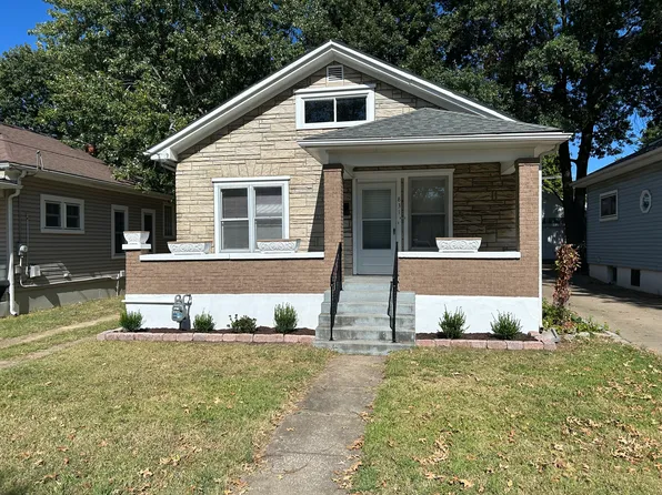 831 Parkway Dr, Parkway Village, KY 40217