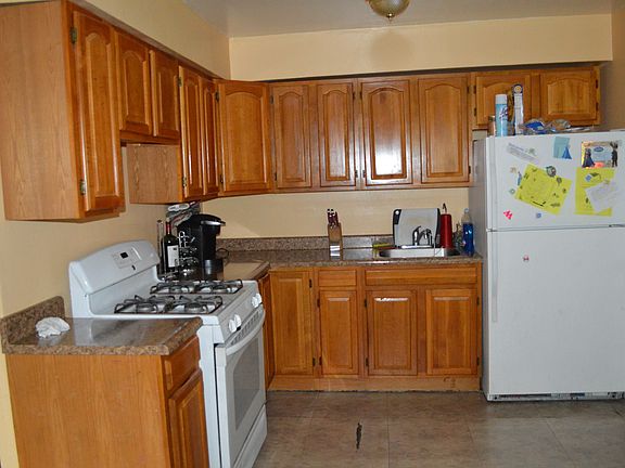 2nd image of 405 Lisk Ave